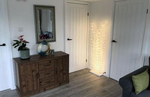 RIVER RETREAT- near Holloway U, Thorpe Park and Heathrow airport - Foto 28