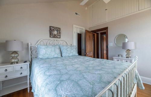 Sawyers Lodge - Historic Soundfront Home, Pool, Hot Tub, Boat Launch, Kayaks, Pets OK, Flex Stays - Foto 56