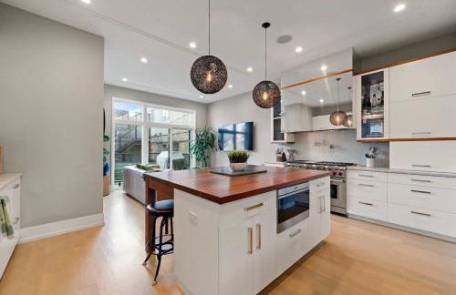 Stunning 5BR Home in Heart of Chicago with 2 Rooftops - Foto 29