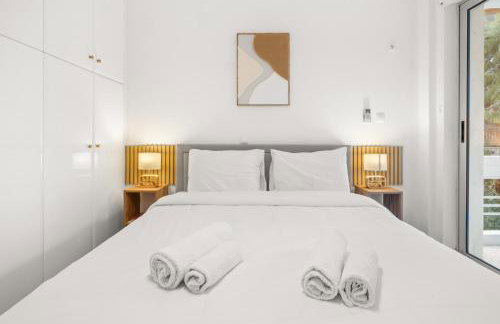 Boho Coastal Retreat with Jacuzzi, 1 min to Beach - Foto 28