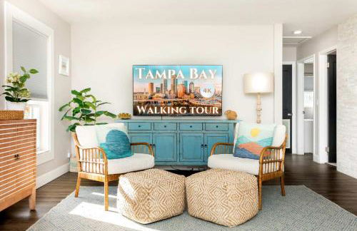 Sun Bay Getaway - Backyard Pool w Winter Rates - Foto 1