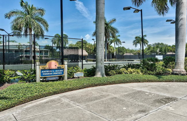 Le Monaco - Romantic 1 BR Condo Steps from 5th Ave S. Chic Coastal Retreat with King Bed and Beach Access. Perfect Location for Couples Near Dining, Shopping, and Naples Beach - Foto 14