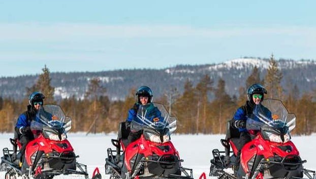 Paseo en moto de nieve