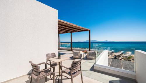 NOA BEACHFRONT SUITES - Foto 4