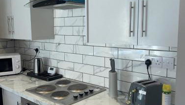 City West Apartments 3 bedroom large & modern Apartment - Foto 4