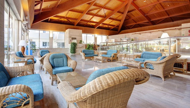 Coin salon dans le hall