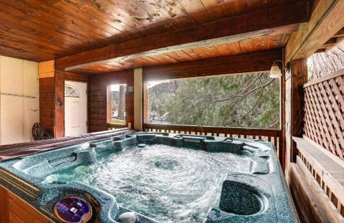 Crestline Home with Private Hot Tub Steps to Lake! - Foto 30