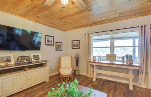 Waterfront Haven with Boat Dock! Fort Ann Retreat - Foto 7