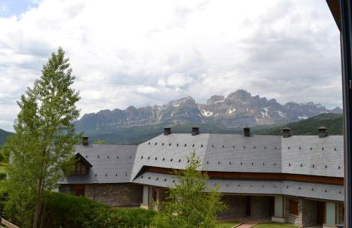 Ventanal de Saras Petfriendly Garaje Trastero y Chimenea - Arafita Apartamentos - Photo 46