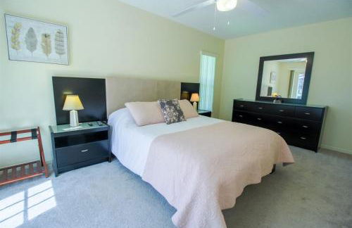 Hernando 4BR-3BA Private Pool Oasis - Photo 17