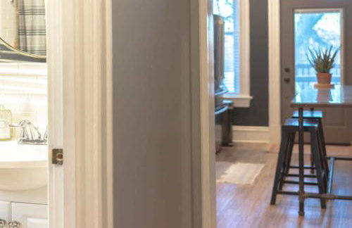 Stylish 4BR with Office Deck Gardens ABODEbucks - Foto 34