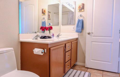 Relaxing Vegas Stay with BBQ & Games - Foto 17