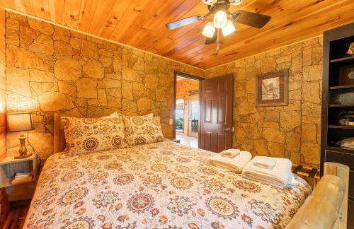 Hoot Owl with a private hot tub - Foto 14