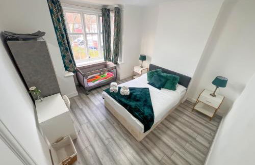 4Bed House with parking and GYM in London Edgware - Foto 3