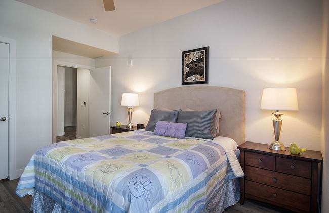 Sunshine Suites at Hillcrest - Photo 5