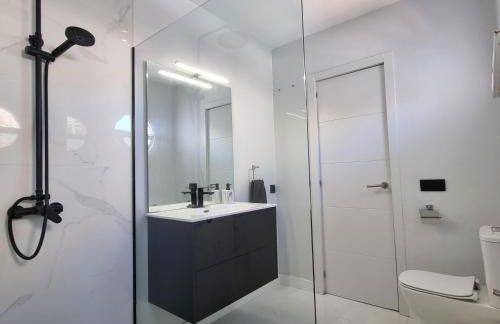 Exclusive villa with heated saltwater pool, roof terrace with beautiful views in Mogán - Foto 15