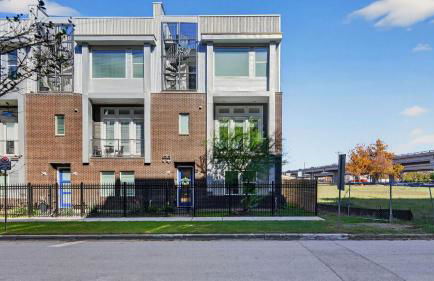 Rooftop Living in Central Austin Near UT Dining Music Concordia Retreat by AvantStay - Foto 45