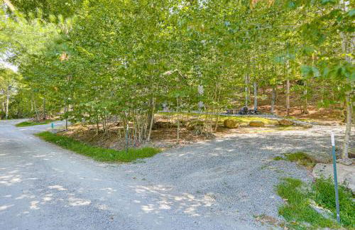 Less Than 1 Mi to Lake Cabin with Hot Tub in Greentown! - Foto 32