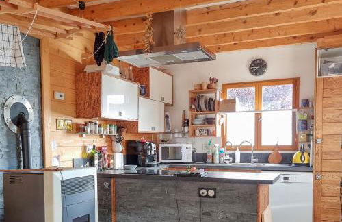 Very comfortable, fully equiped two bed appartement in private chalet entire floor Near La Clusaz, Grand Bornand, Annecy and lake and private terrace Bbq - Foto 15