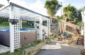 3 Bedroom Bungalow with great Sea Views, Private Hot Tub & Gardens - Foto 34
