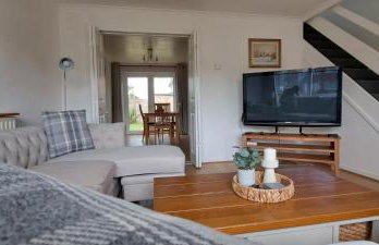 Generous 3 bed in the heart of the village - Foto 4