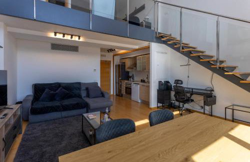 Loft Doble Altura con Terraza Panorámica y Piscina - Photo 5