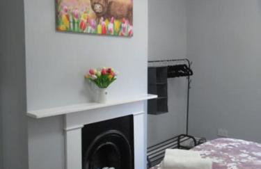 2 Railway Terrace - Photo 2