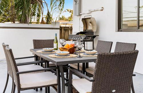 April Sale! 4BR - Private Yard, Grill, Soaking Tub, Near Coral Gables & MIA Airport - Foto 35