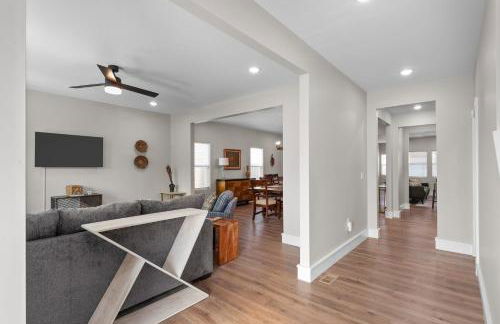 Bright Urban Comfort | JZ Vacation Rentals - Foto 63