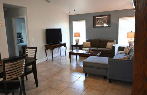 Dunsmuir House - Close to Warm Mineral Springs, Beaches & Cool Today Park - Foto 6