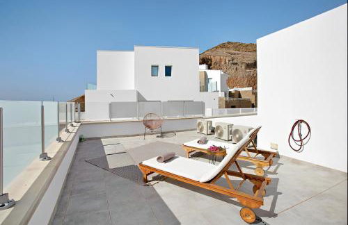 Luxury Boho Villa with Heated Pool, Rooftop and Panoramic Sea View in Amadores - Foto 48