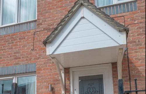 Cosy Home-Sleeps 5- Private Garden- Free Parking - Foto 6