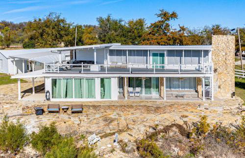 Luxury Lakefront Retreat with Dock in Runaway Bay - Foto 38