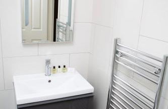 Apt 1, Trafalgar Square 1st Floor by Indigo Flats - Photo 8