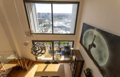 Loft Doble Altura con Terraza Panorámica y Piscina - Photo 4