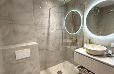 Studio de LUXE Portes de Monaco - Vue MER - Piscine - Wifi - Foto 6