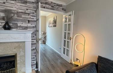 Charming 3 BR - NEC HS2- Long Stays Wifi Parking Airport - Foto 42