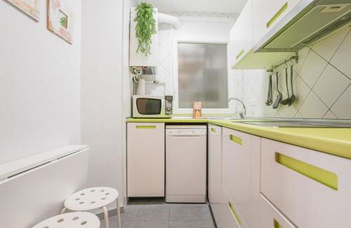 Bright cozy 2BD - OPERA area - Photo 12