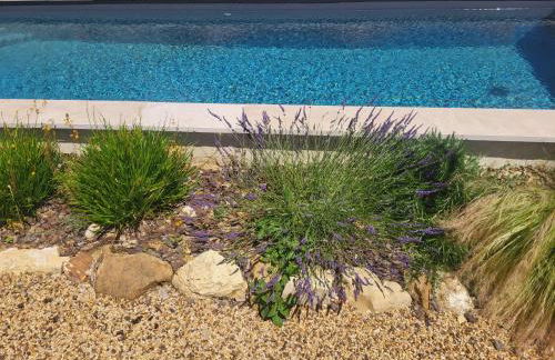 Renovated Bastide Among Vineyards Near Uzès - Foto 35