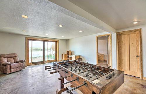 Lakefront Country Home with Waterslide and Trampoline! - Foto 3