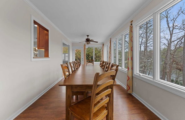 Sleeps 22, Lakefront w/ Private Dock & Pool, 2 Houses Lake Living by Avantstay - Foto 72