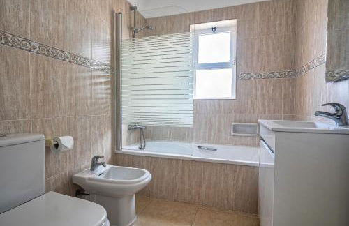 Oasis park 2 bedroom top floor Apartment AT72 - Foto 12