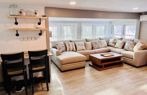 Lakefront Cottage on Brewer Lake - Foto 8