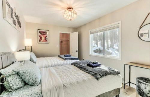 The Hut House 3BR 3BA Game Room Massage Chair - Foto 7