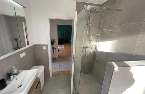 Glanzvoll, moderne Wohnung - Photo 2