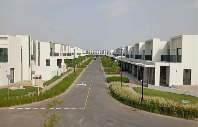 Spacious 3BHK Townhouse-Emaar South Golf - Photo 12