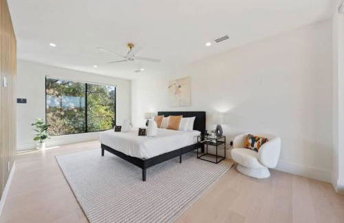 Barton Springs Luxe Heated Pool Spa Sleeps 16 - Photo 38