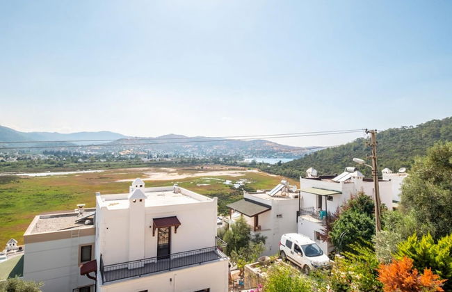 Impressive House Near Paradise Bay in Bodrum - Photo 2