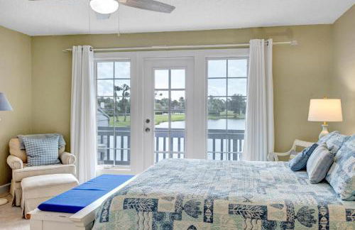 Beachy Vibes - 2BR w lake views & screened sunroom - Foto 35