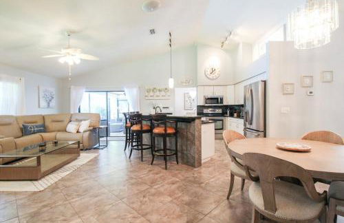 Elegant 3BR 2BA Private Pool Home - Foto 24